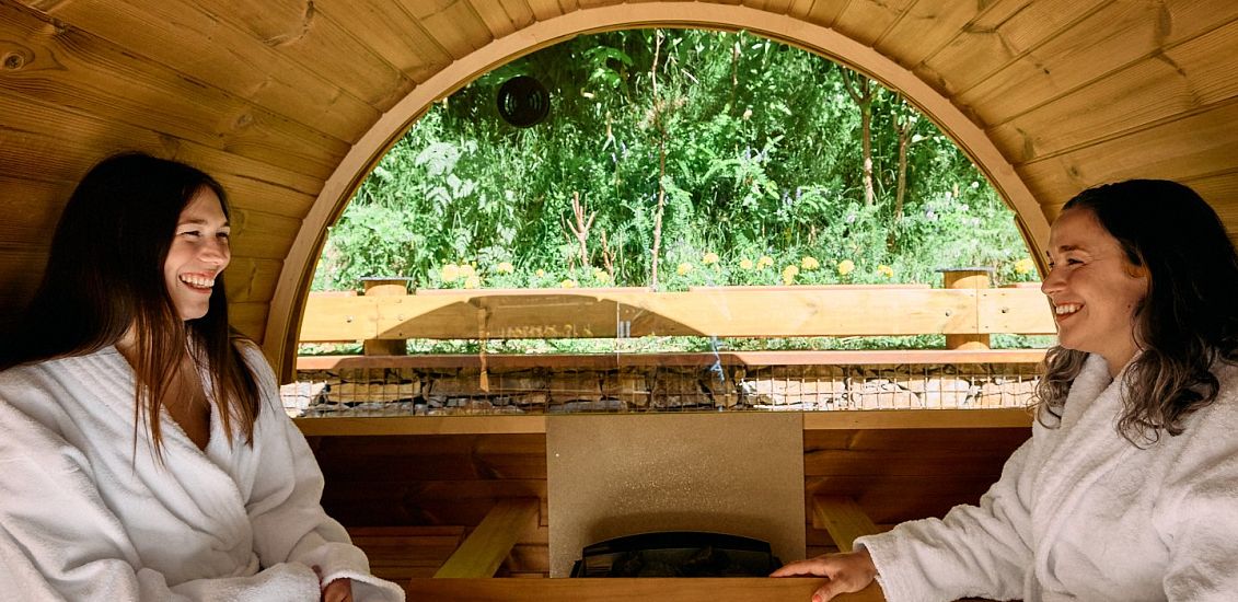 Sauna exterior (accès amb reserva i servei de pagament)
