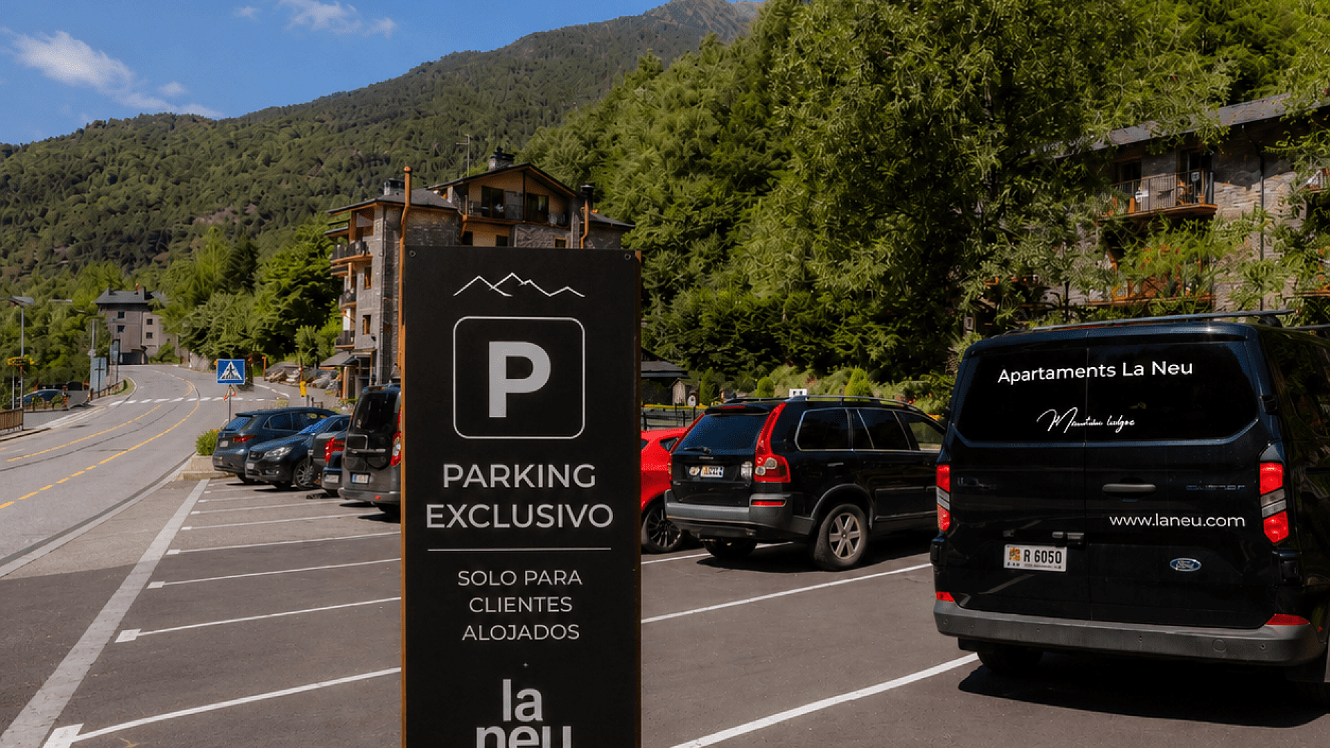 Estacionament convenient i gratuït al teu abast