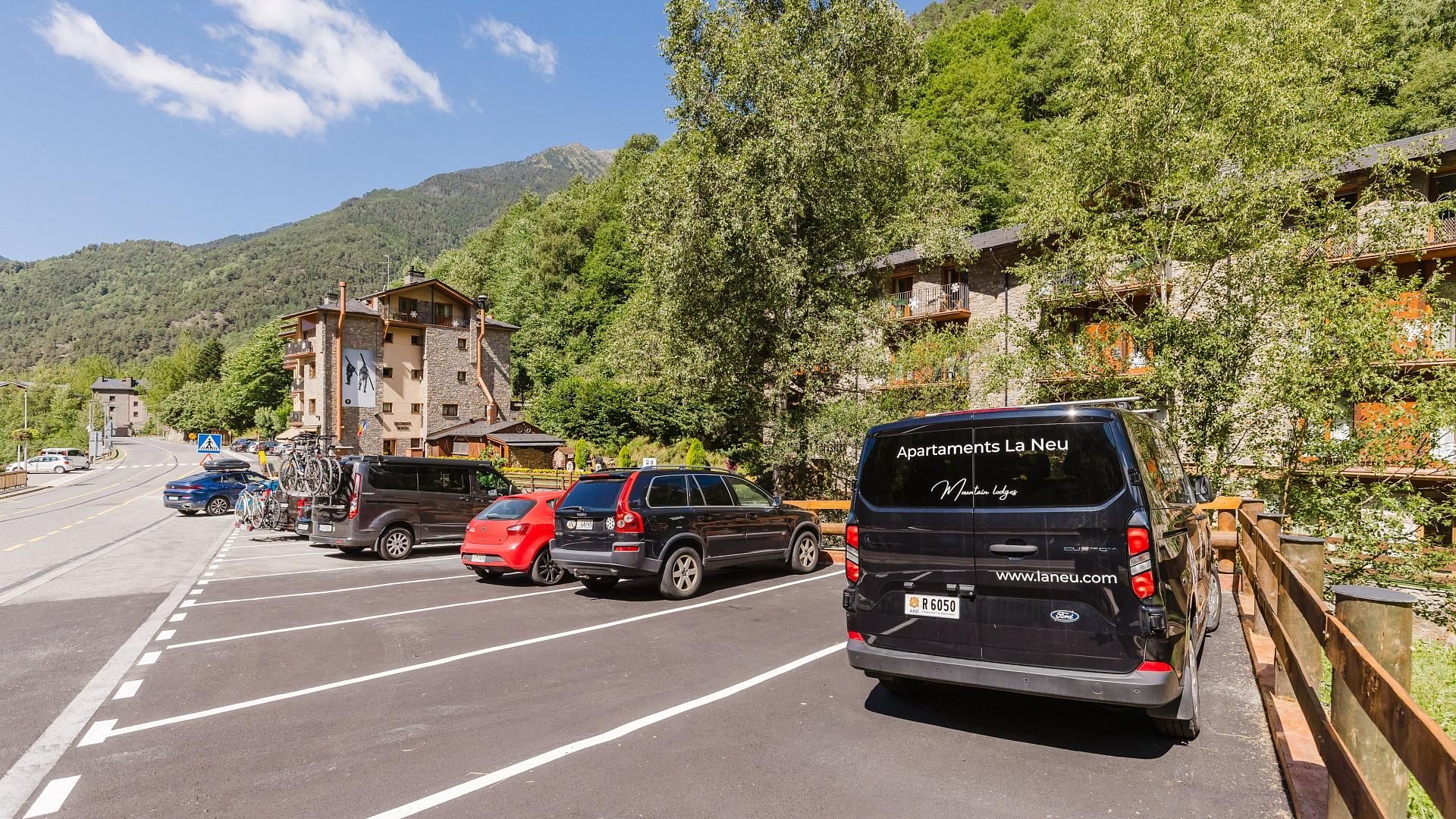 Un parking pratique et gratuit à portée de main
