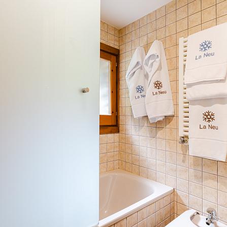 Apartament rústic vistes jardí