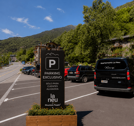 Convenient and free parking at your fingertips
