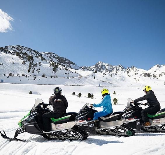Excursiones en motos de nieve