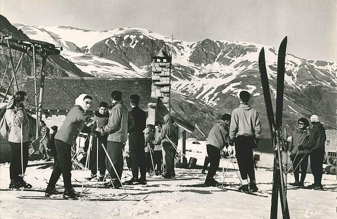 Des chemins enneigés au tourisme de neige