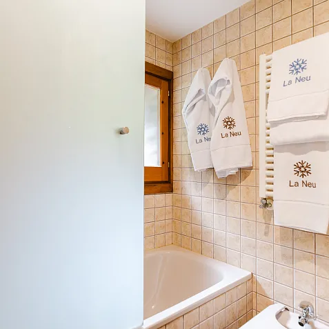 Apartament rústic vistes jardí