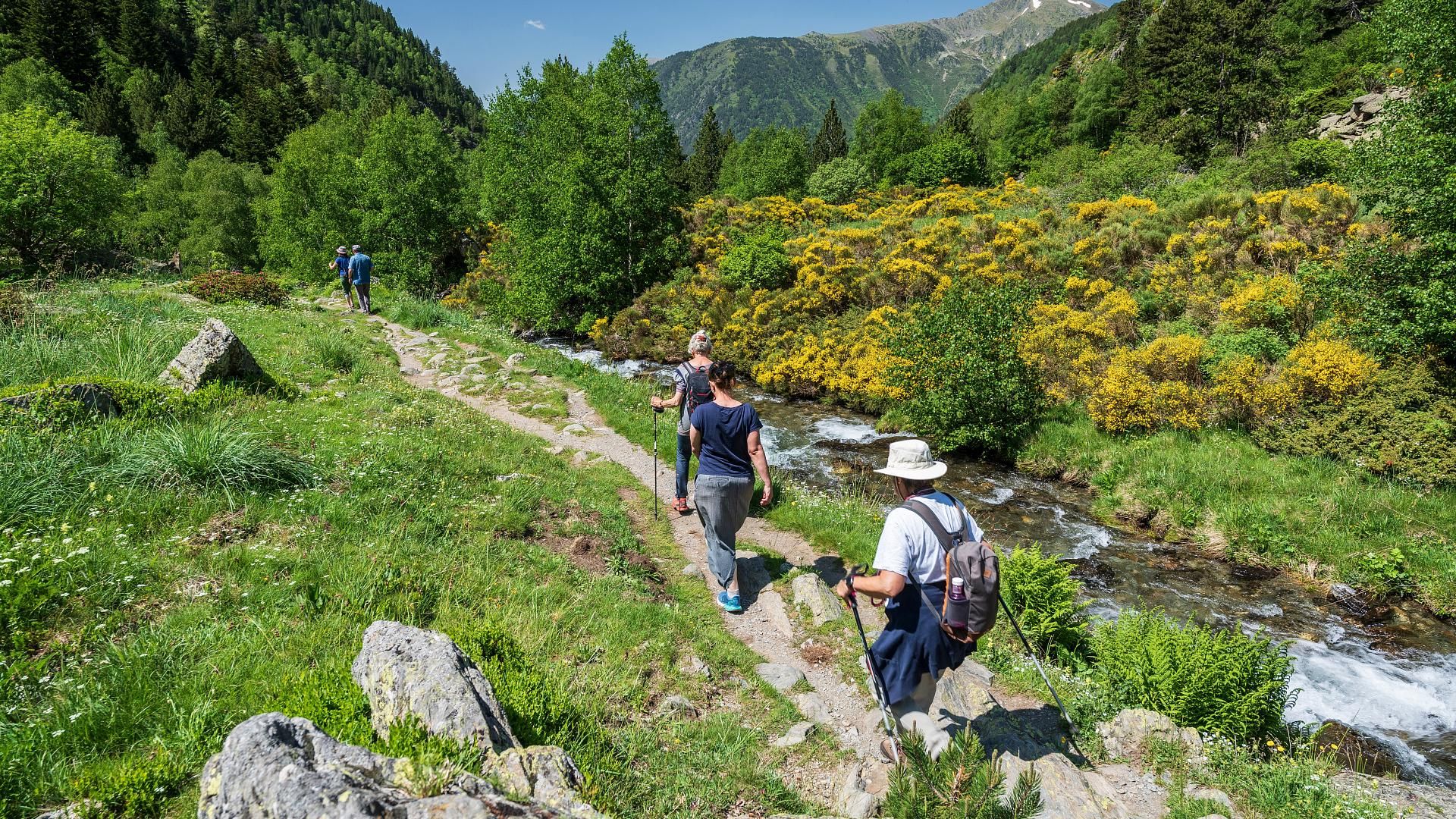 Paths with history and landscapes to discover