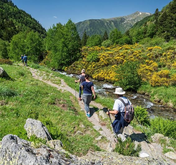 Paths with history and landscapes to discover